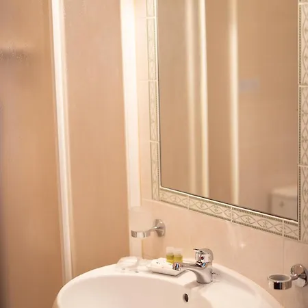 Napoleon Hotell 3*